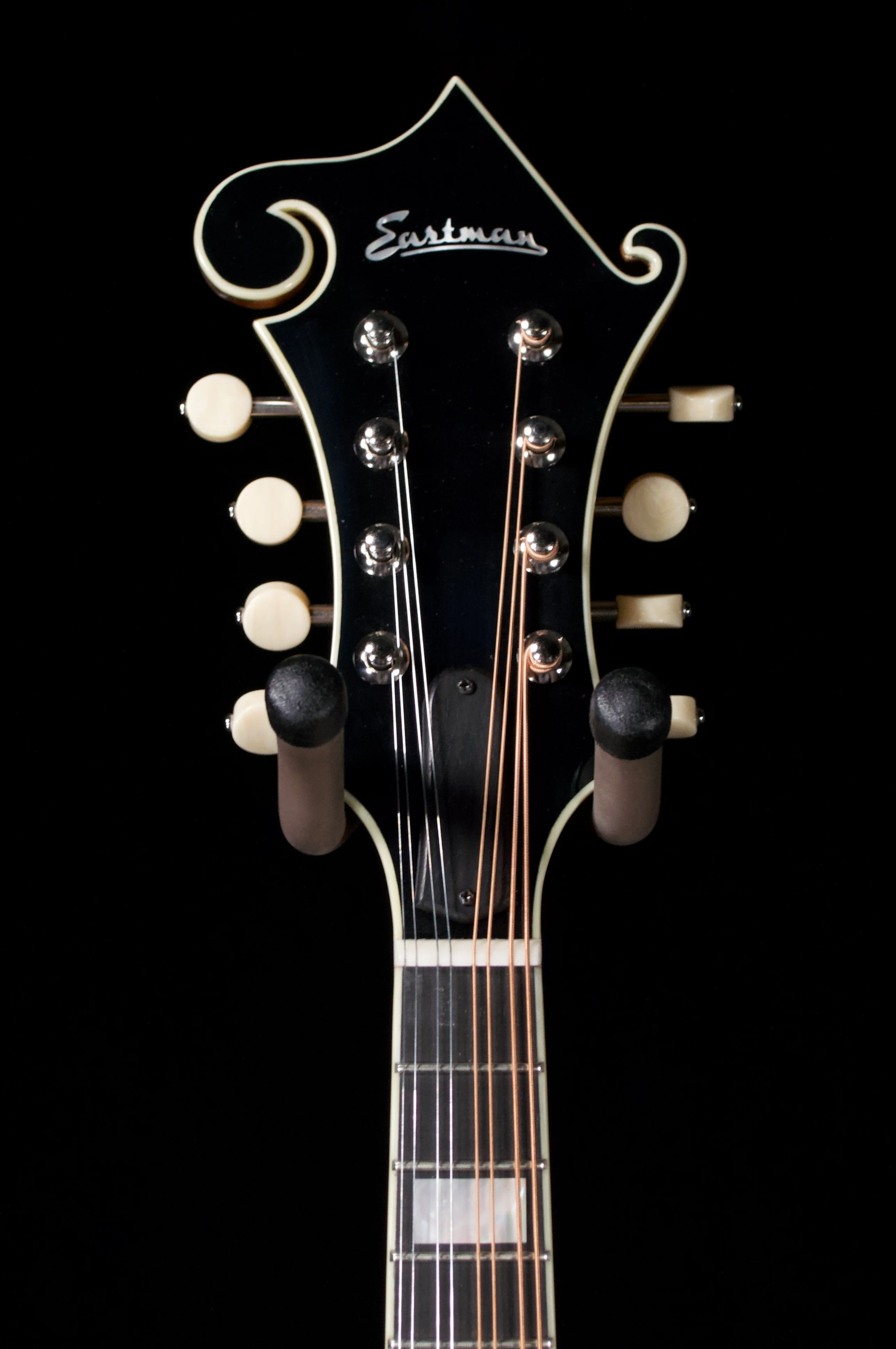✅ Eastman MD 615-e solid wood electric mandolin Left Handed - Image 4