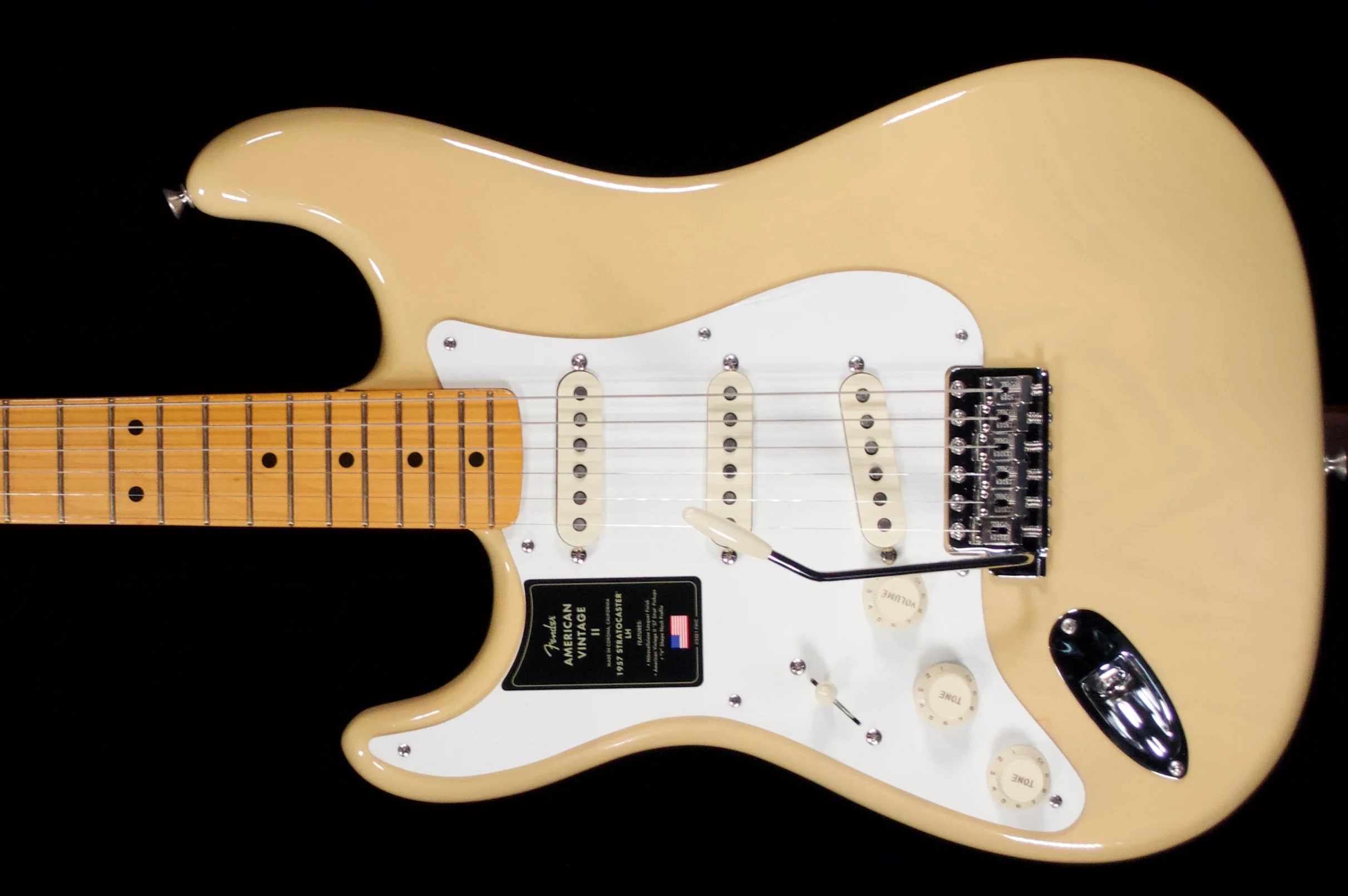 ✅ Fender American Vintage 2 1957 Strat in Vintage Blonde Left-handed Guitar