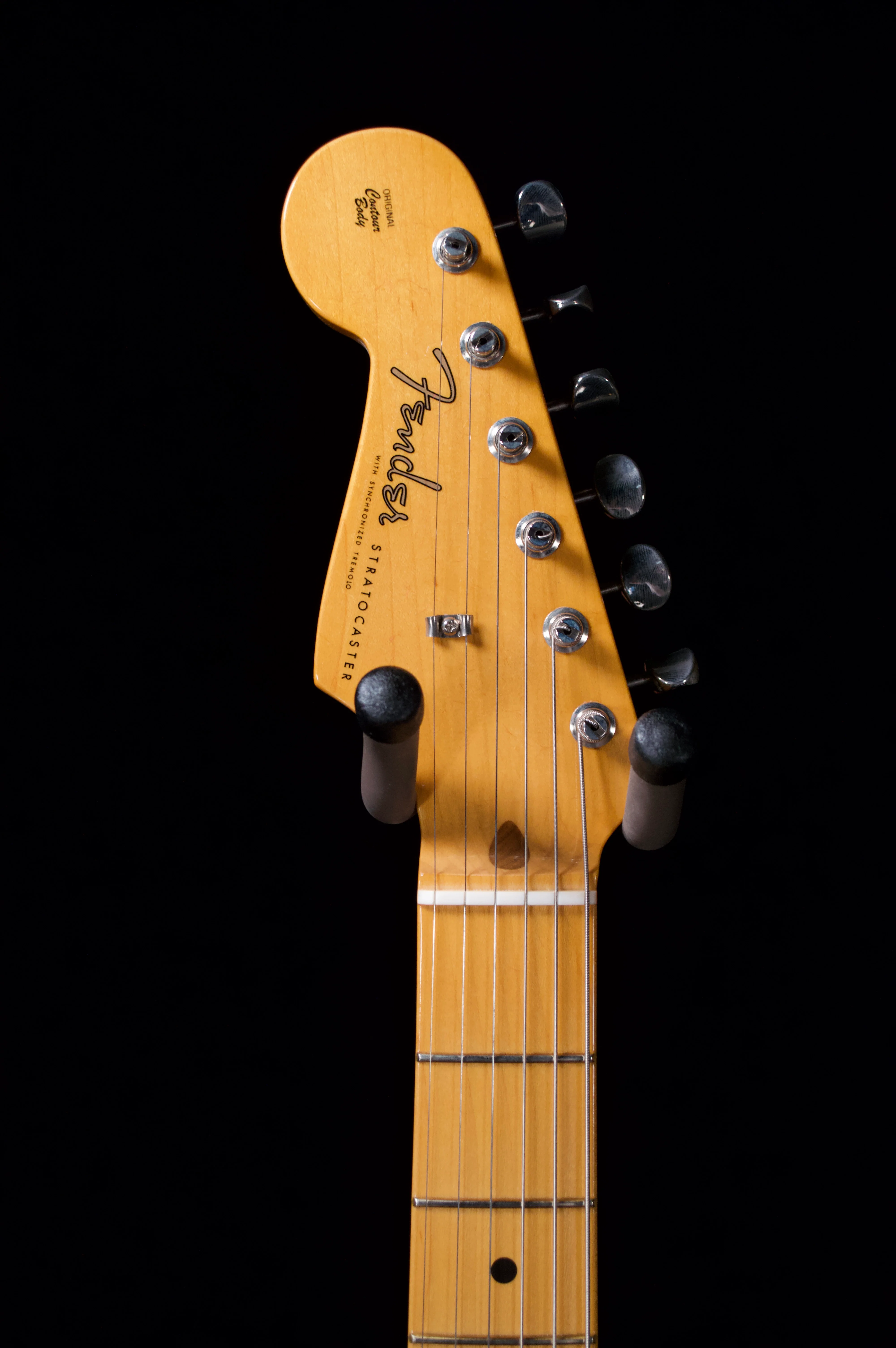 ✅ Fender American Vintage 2 1957 Strat in Vintage Blonde Left-handed Guitar - Image 3