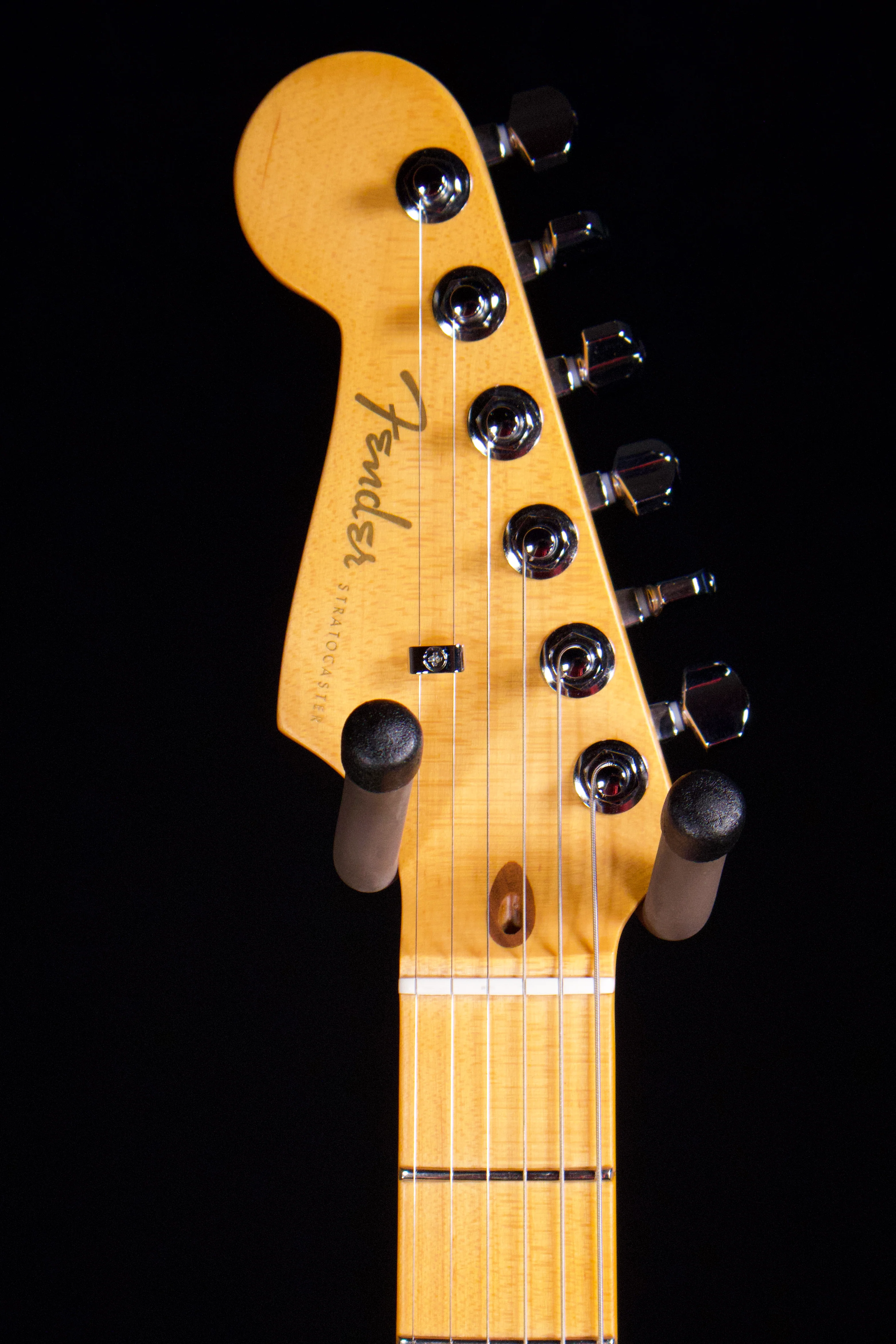 Fender American Ultra 2 Strat. Left-Handed. Avalanche White finish - Image 3