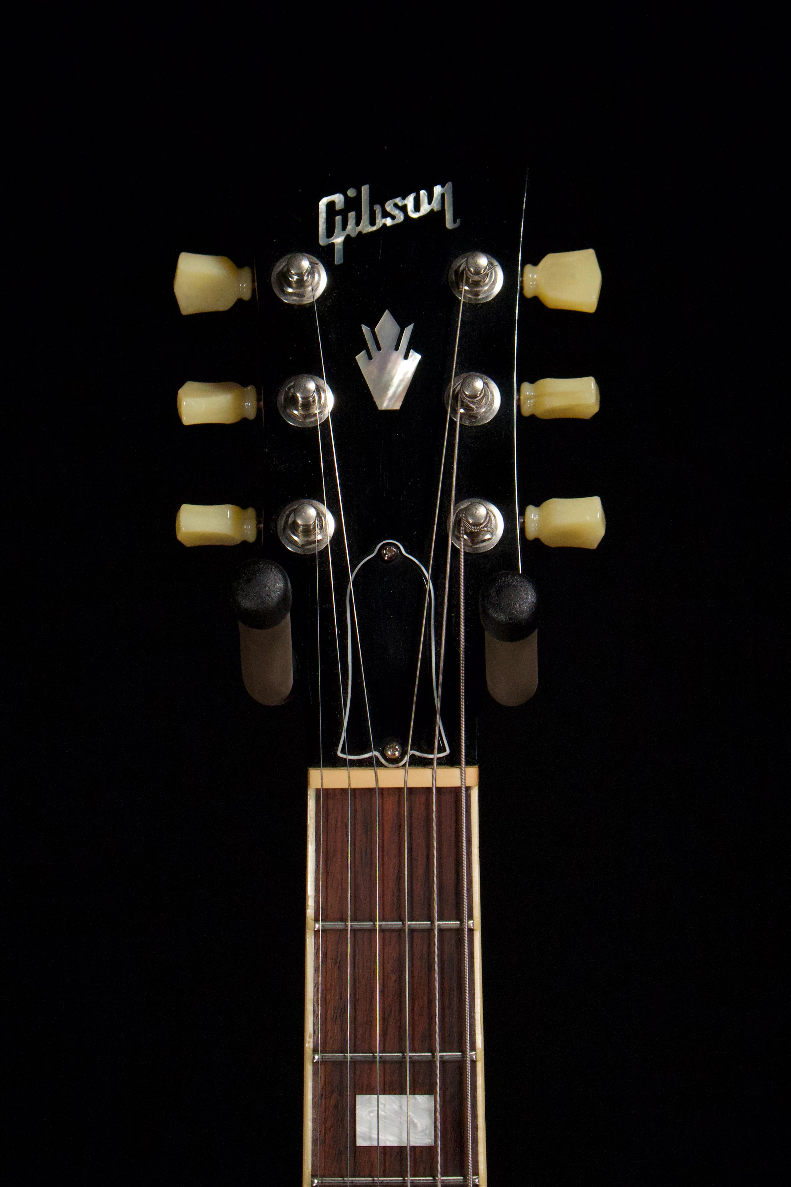 Gibson ES 335 Figured top. Left -Handed. Finish Flaw - Image 3