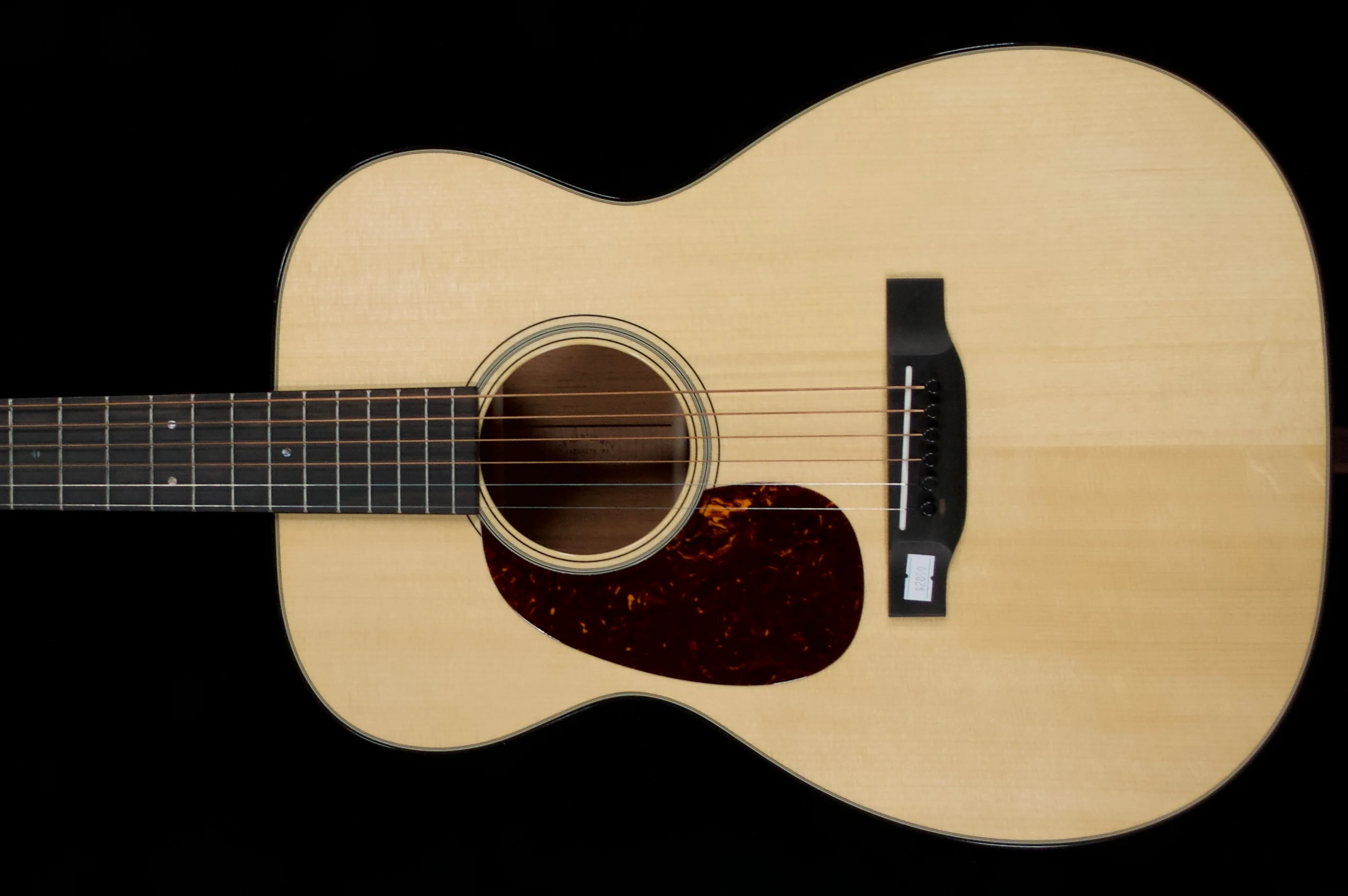 ✅ Martin 00-18
Standard Series Left-handed Acoustic Guitar