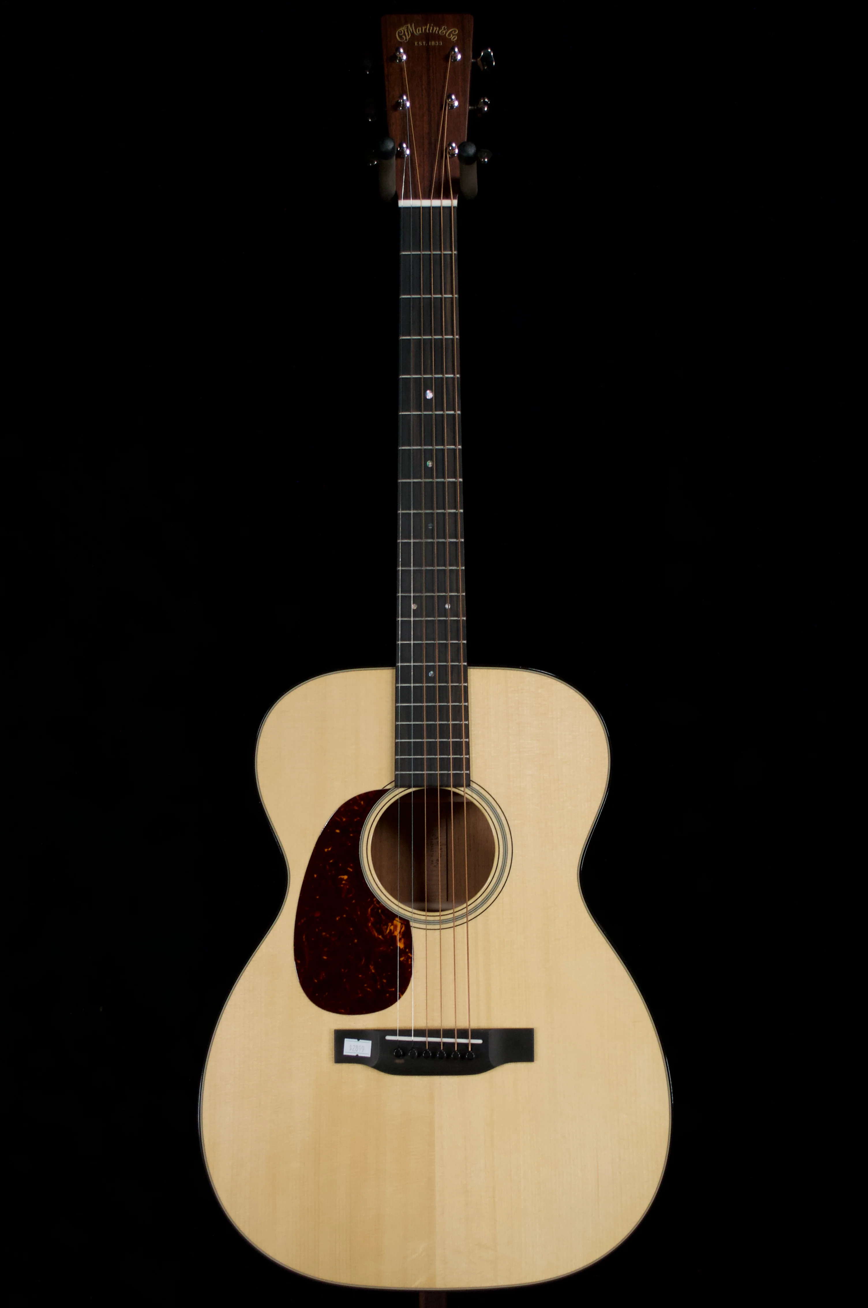 ✅ Martin 00-18
Standard Series Left-handed Acoustic Guitar - Image 2