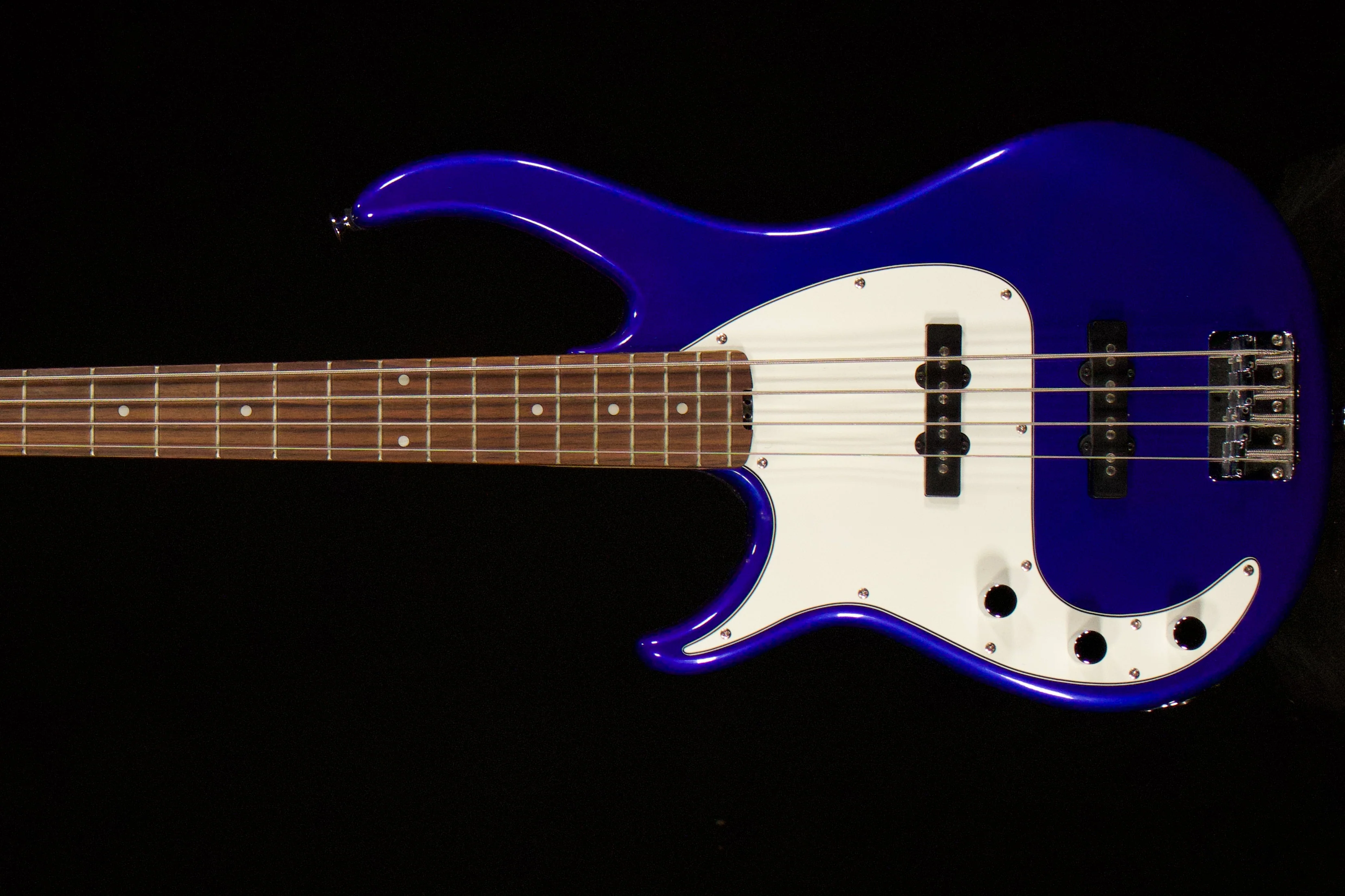 Peavy Milestone Bass. Left-Handed used